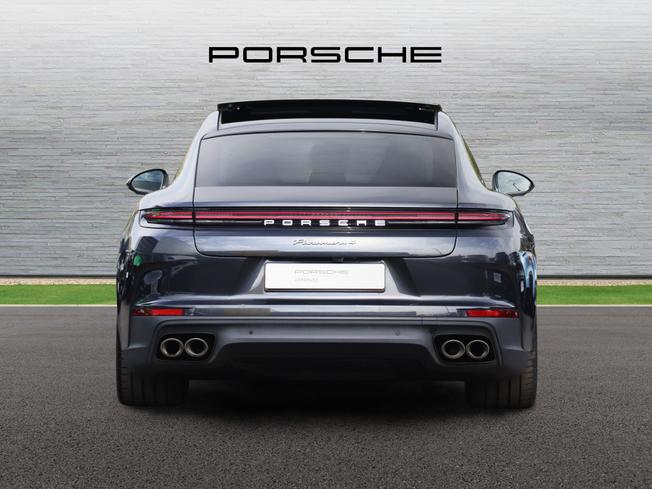 PORSCHE Panamera Photo 5