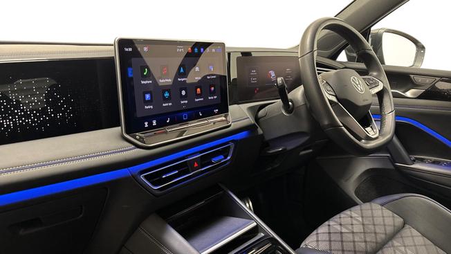 VOLKSWAGEN Tiguan Photo 2
