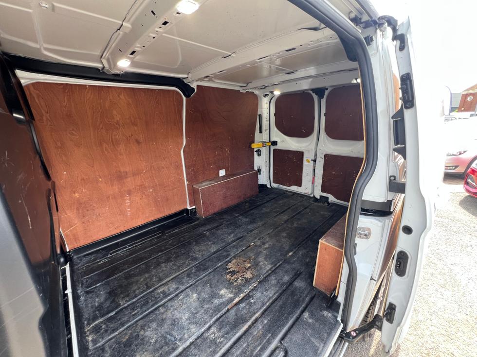 Ford Transit Custom Photo 020984e4-1c09-4551-987f-e213474190f3.jpeg