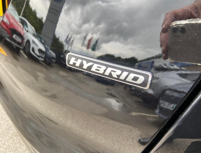 Ford Mondeo Photo 020b766e-45e3-4e65-a616-3c12c03de432.jpg