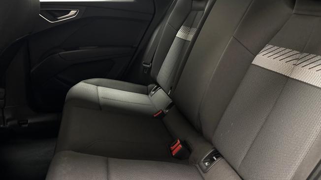 Audi Q4 E-Tron Photo 7