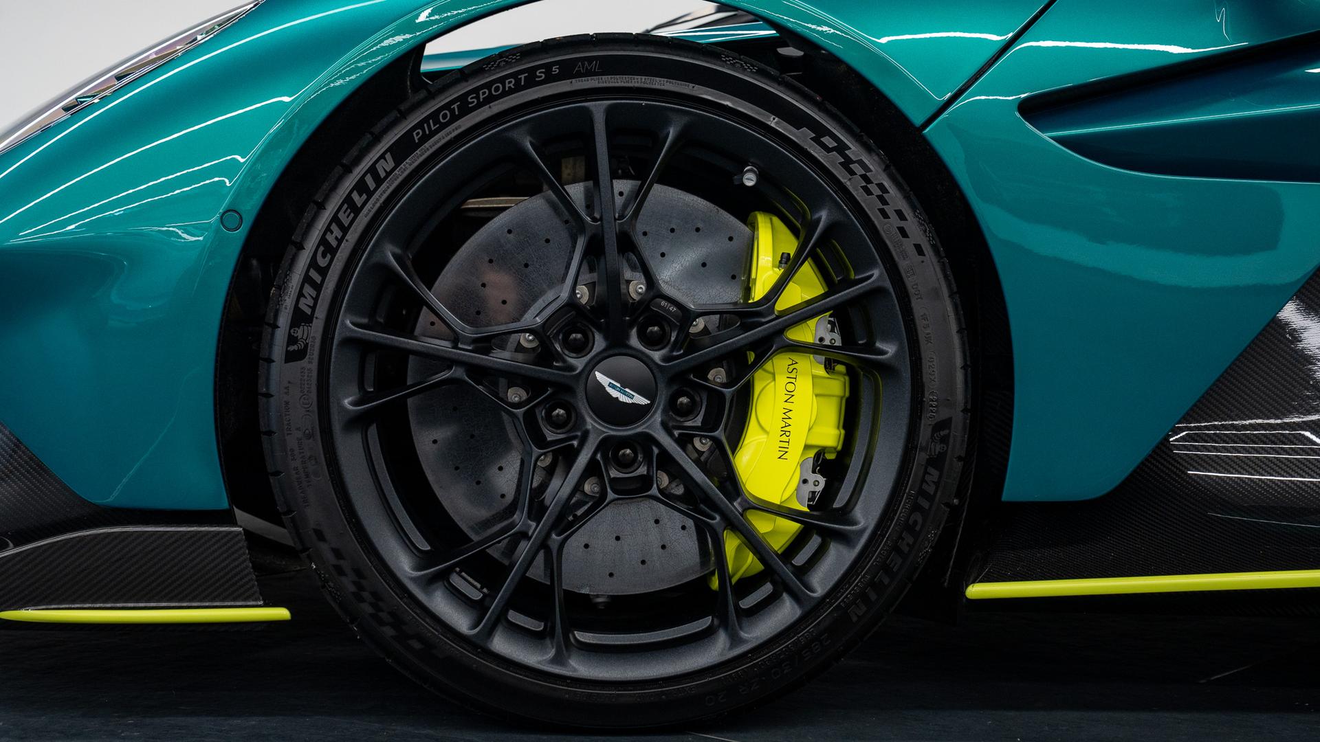 Aston Martin Valhalla Photo 02359809-1b70-4f3a-ad66-f4763d9fc22e.jpg