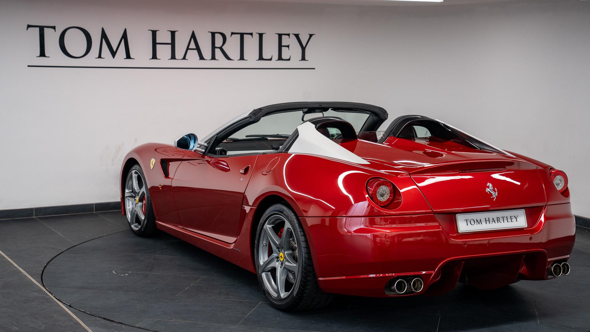 Ferrari 599 Photo 0239bb87-bb46-4d80-a955-7f790b3245b0.jpg
