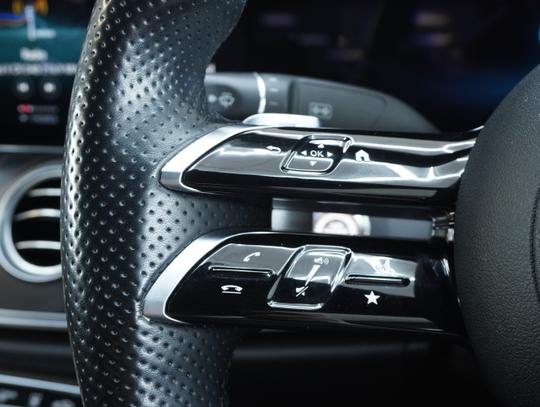 Mercedes-Benz E Class Photo 024820c7-8a47-4d85-9f15-a4a6a34b32bb.jpg