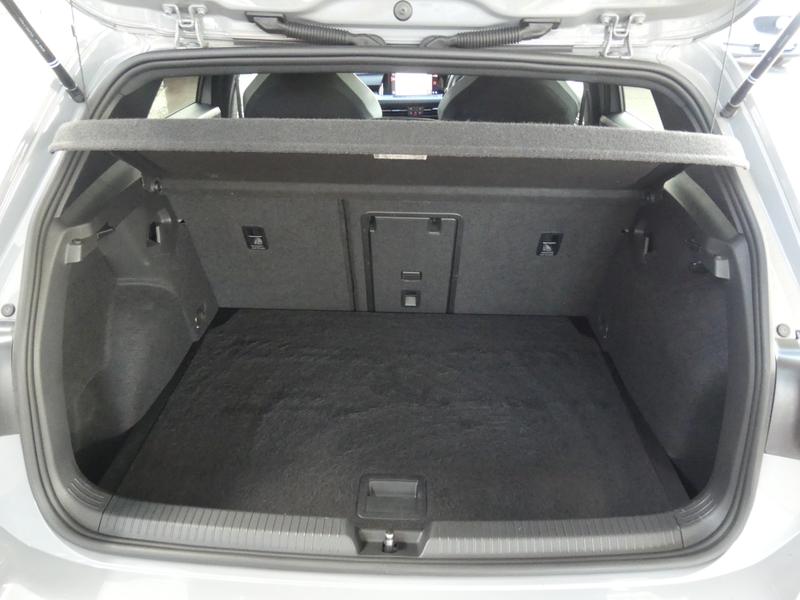 Volkswagen Golf Photo 025a1ebd-d58b-4af7-866b-6360887166db.jpg