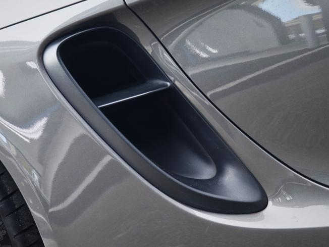 PORSCHE 718 Cayman Photo 12