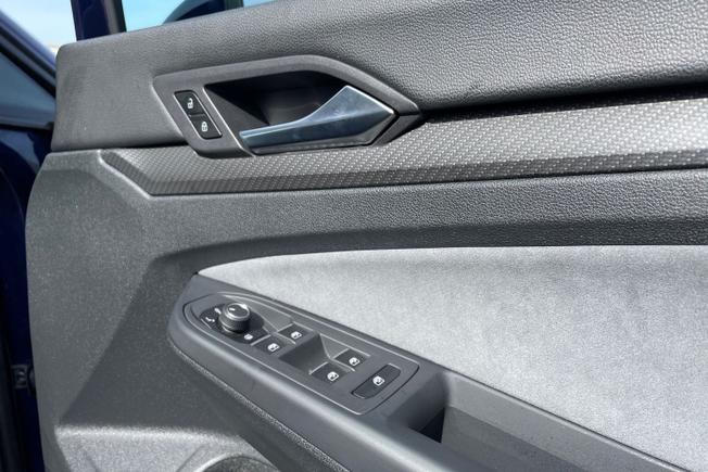 VOLKSWAGEN Golf Photo 26