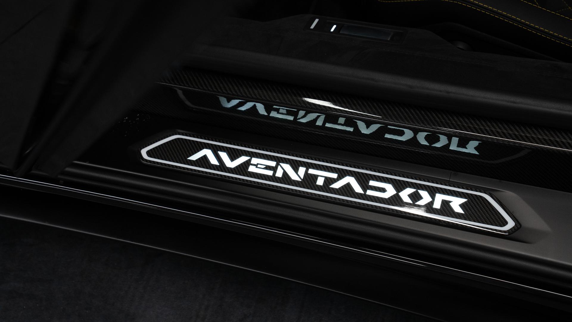 LAMBORGHINI Aventador Photo 027133c0-b326-44b1-af6c-d3d869083cda.jpg