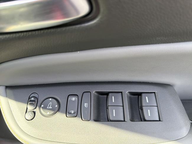 Honda Jazz Photo 0291f01f-7bbd-44c9-bfc6-3679b9c96c14.jpg