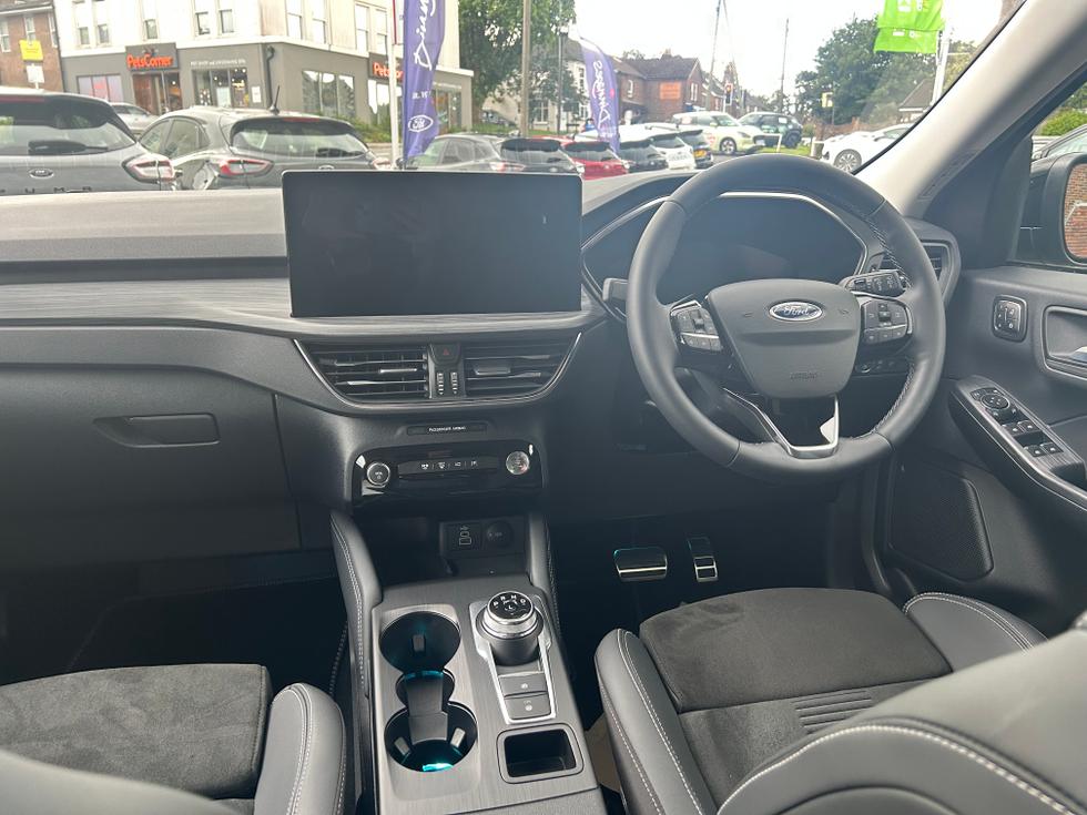 Ford Kuga Photo 029b0bd6-206b-4403-857a-7a8ddc4f10d1.jpeg