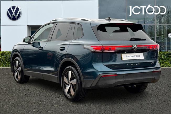 VOLKSWAGEN Tiguan Photo 3