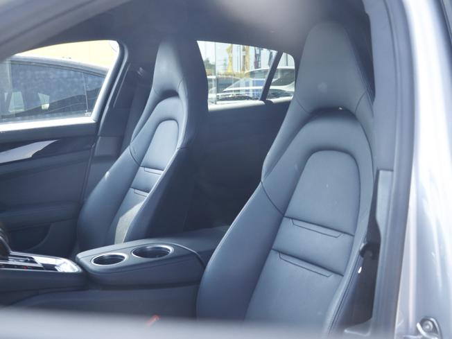 PORSCHE Panamera Photo 42