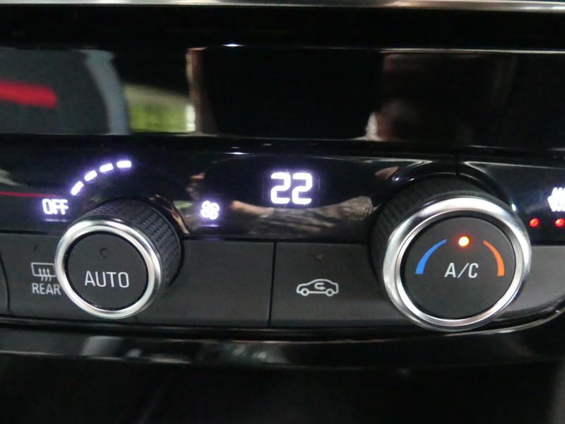 Vauxhall Mokka Electric Photo 02caf914-b215-4c9b-b6f9-2a69a68d3d7e.jpg
