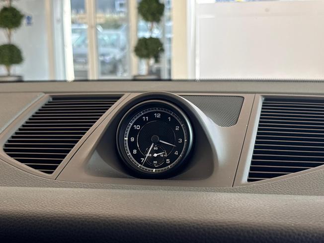 PORSCHE Macan Photo 18