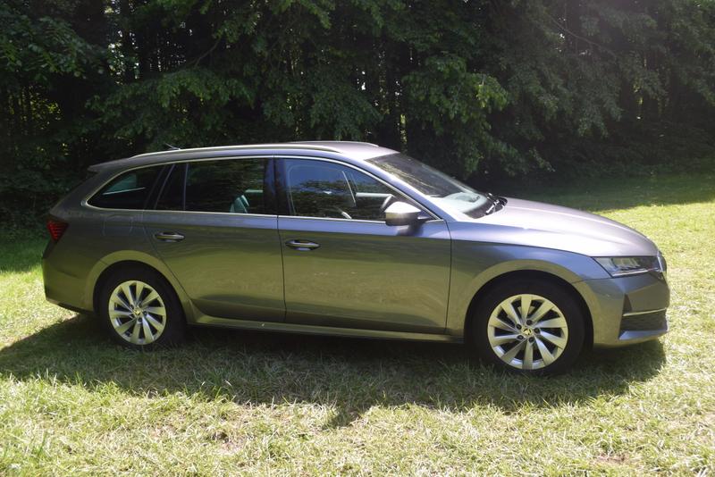 Skoda Octavia Photo 02d0df50-b66a-4210-a566-1346e0f440bb.JPG