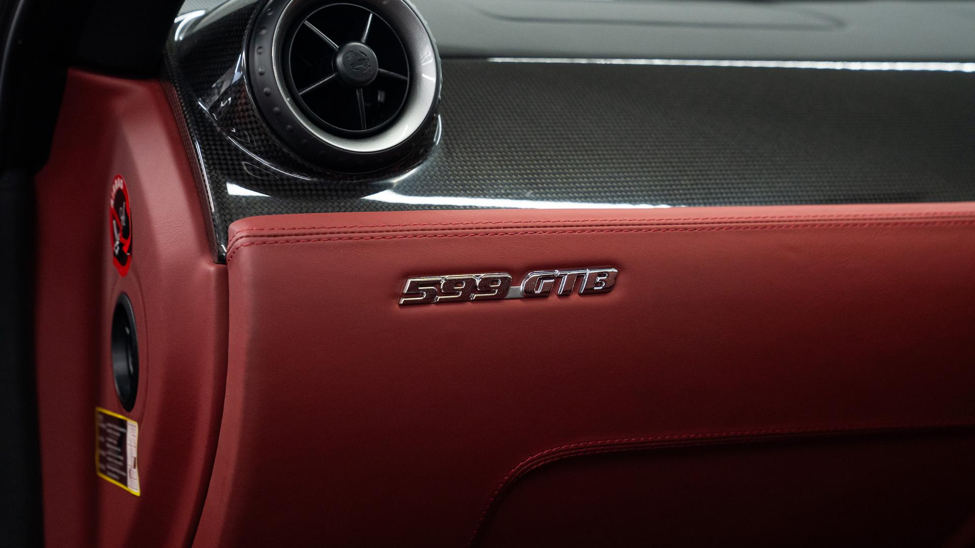 Ferrari 599 Photo 02d4f995-b0dd-4b7a-a541-1b47477cc205.jpg