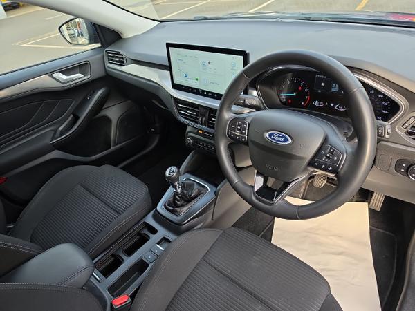 Ford Focus Photo 1