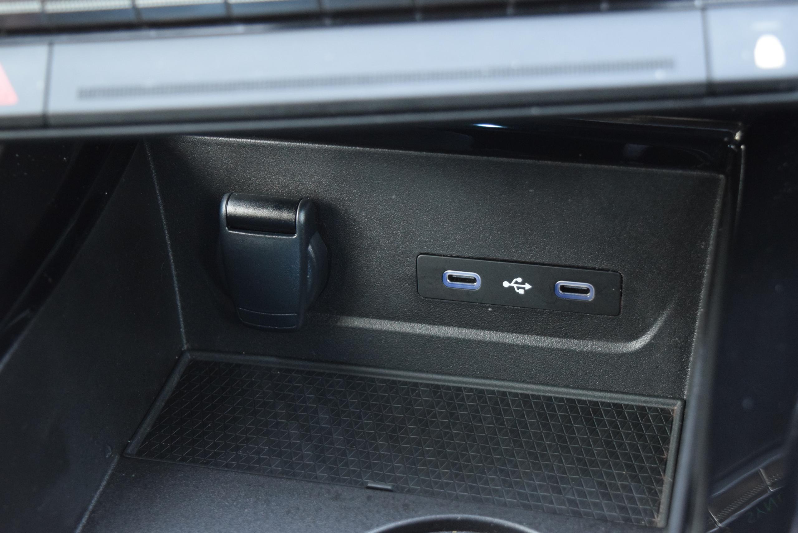 2023 RENAULT AUSTRAL E-Tech FHEV Techno Esprit Alpine 5dr Auto - vehicle photo 25 for sale on PureCar