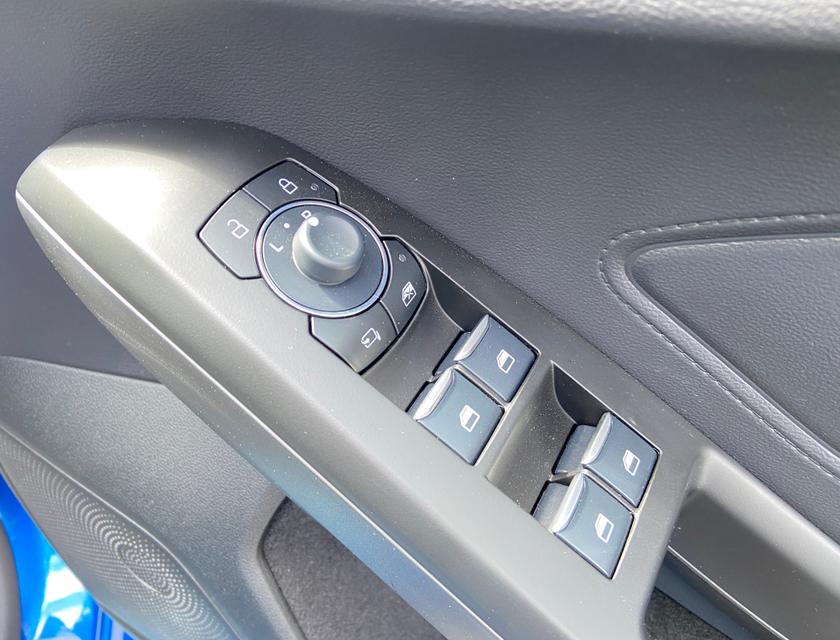 Ford Focus Photo 02f05b54-3952-4616-9bc5-8217f1a6e2e3.jpg