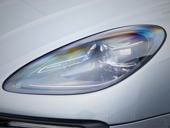 PORSCHE Macan Photo 9