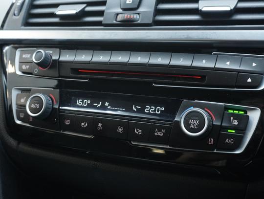 BMW 3 Series Photo 030fb82d-1279-4d5e-92b4-69036bffb419.jpg