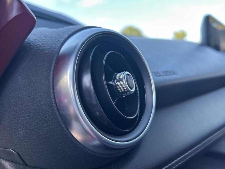 Mazda MX-5 Photo 031d339a-4810-4da4-8d2d-ef45f971840f.jpg