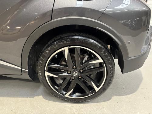 Toyota C-HR Photo 032c7e67-7698-4b32-9155-cb72bfd58425.jpeg