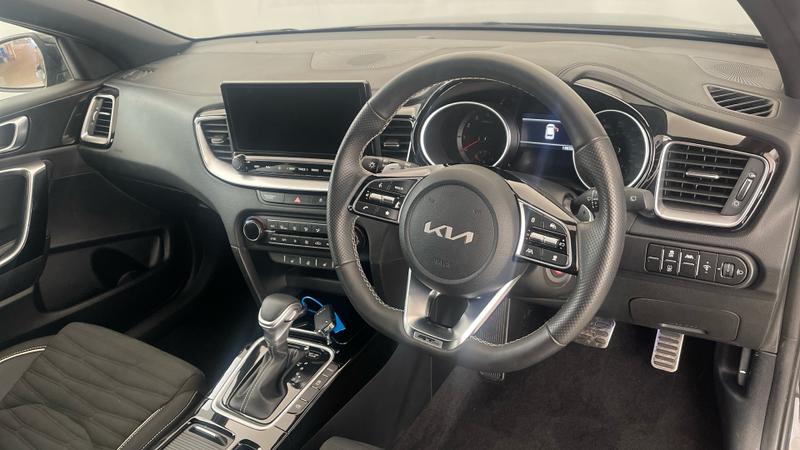 Kia Ceed Photo 03444d33-8e4d-4551-9c18-6d42b20fe808.jpg