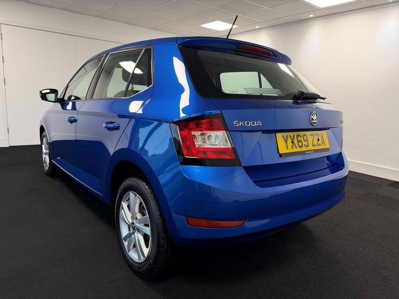 Skoda Fabia Photo 03460197-f90d-4956-b7b0-d9d6d73df626.jpg