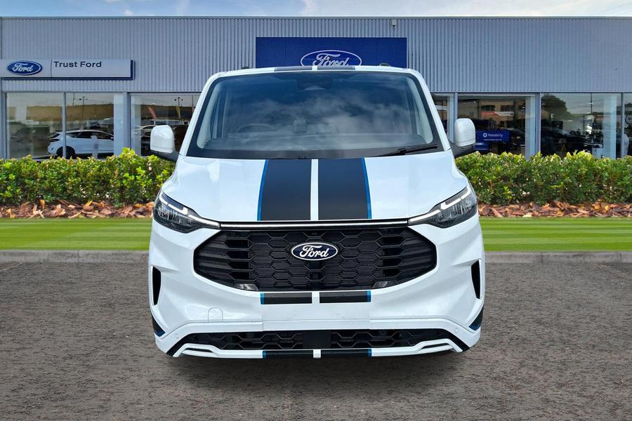 Ford TRANSIT CUSTOM Photo 036b2de0-e84a-49e5-9f65-d4a30ad45c5f.jpg