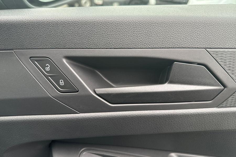 Ford TRANSIT CONNECT Photo 036c97b9-f528-4751-8924-54dcf4a1a18a.jpg