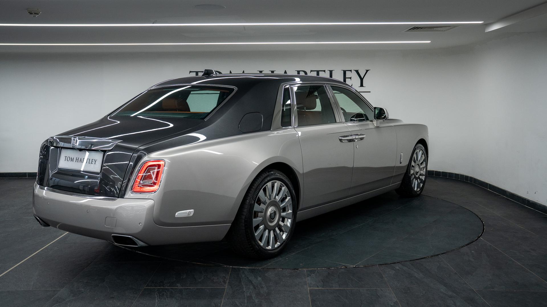 Rolls-Royce Phantom Photo 037775ec-2474-4d21-880c-11b357c1ca7a.jpg