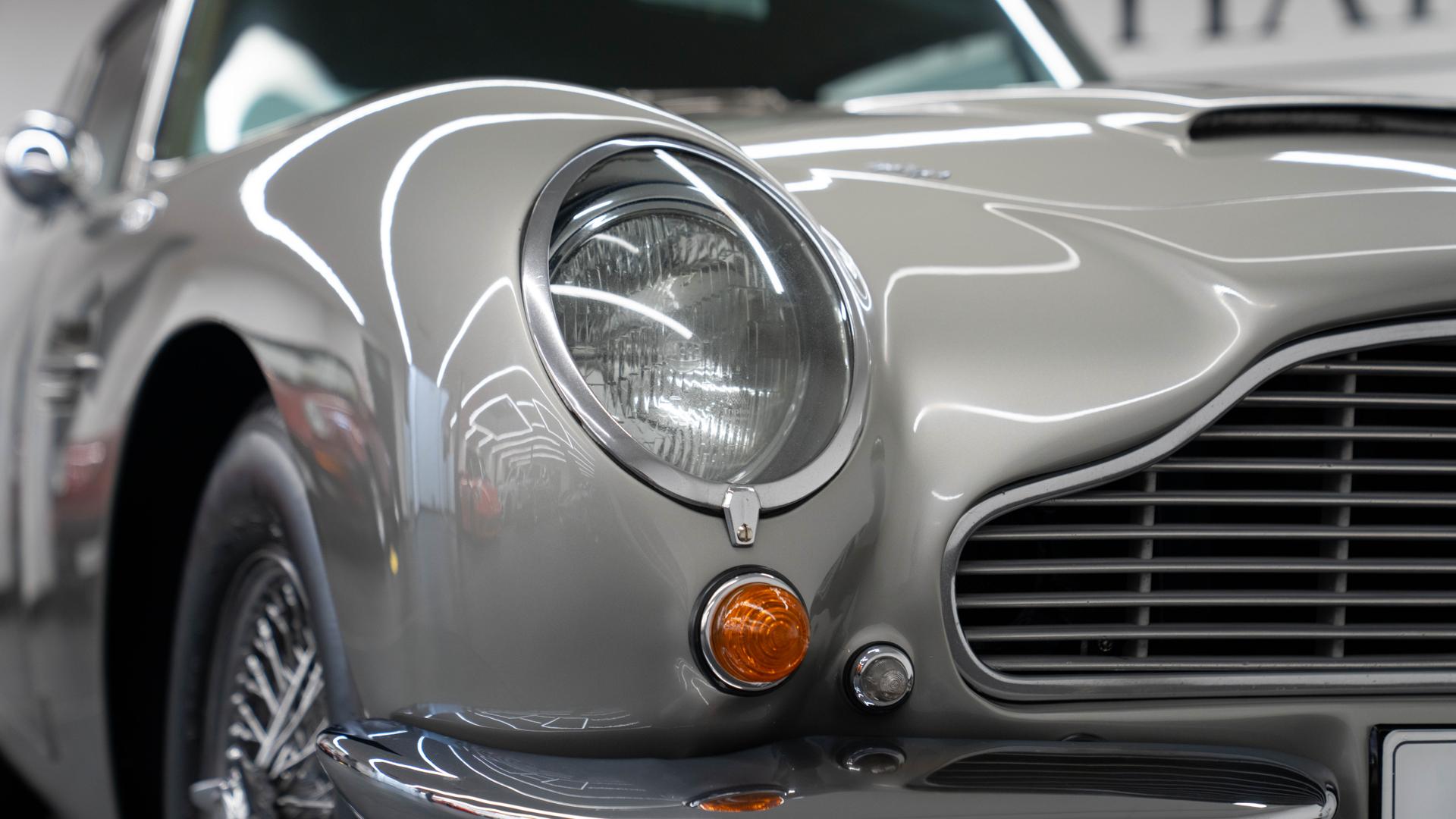 Aston Martin DB6 Photo 037782cd-240d-44d8-a7f4-67c362500471.jpg