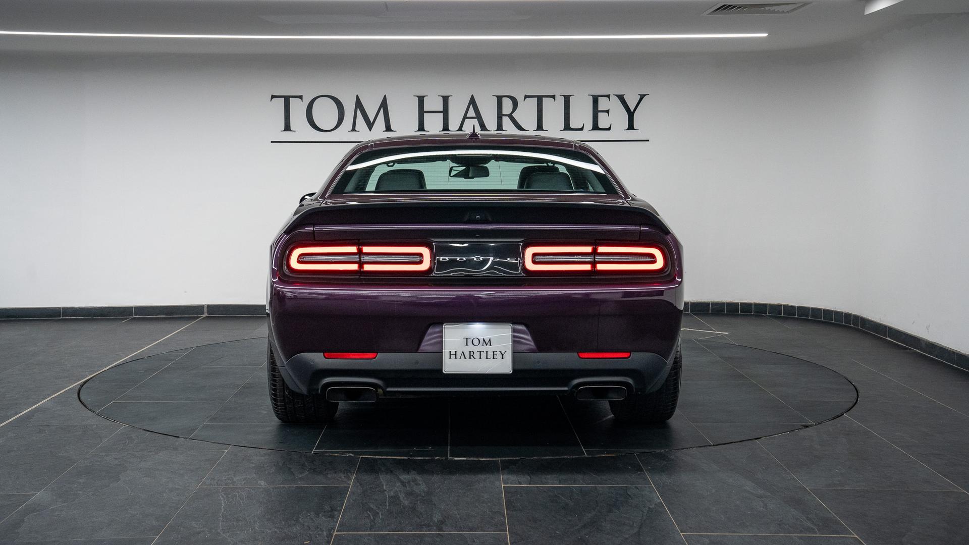 Dodge Challenger Photo 03807966-9056-45d6-b4fb-8ba1f26a14f8.jpg