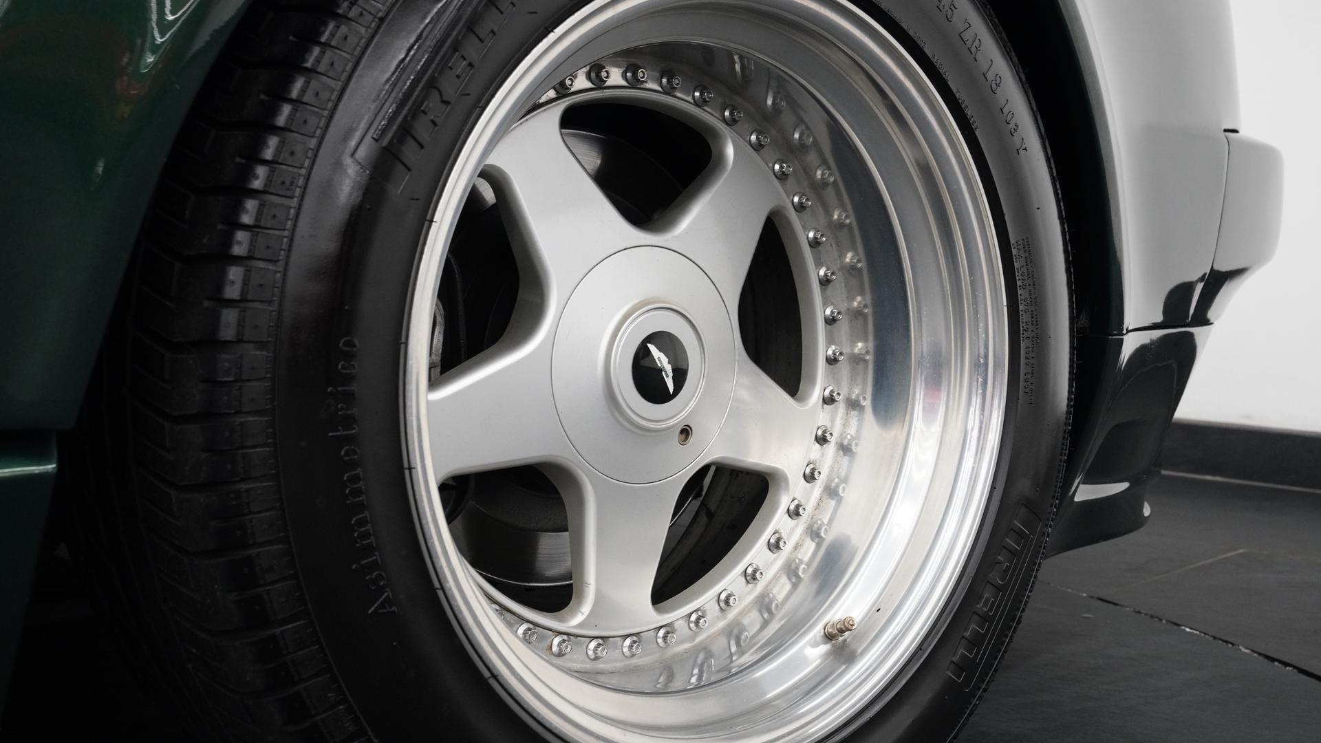 Aston Martin Virage Photo 03936b92-fb73-47b4-ba5b-0ba8cd0acf42.jpg