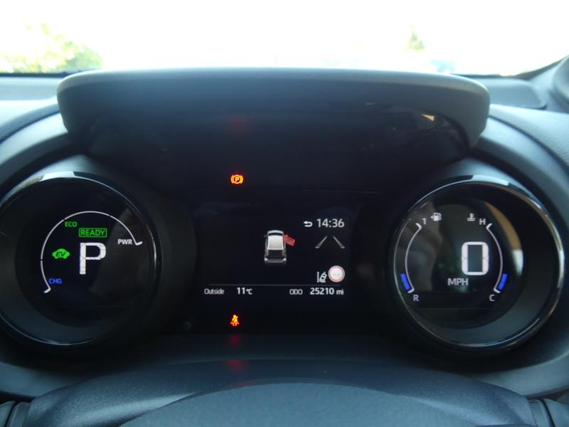 Toyota Yaris Photo 03b37a4d-3eae-4c39-a142-0bd36aeb0729.jpg