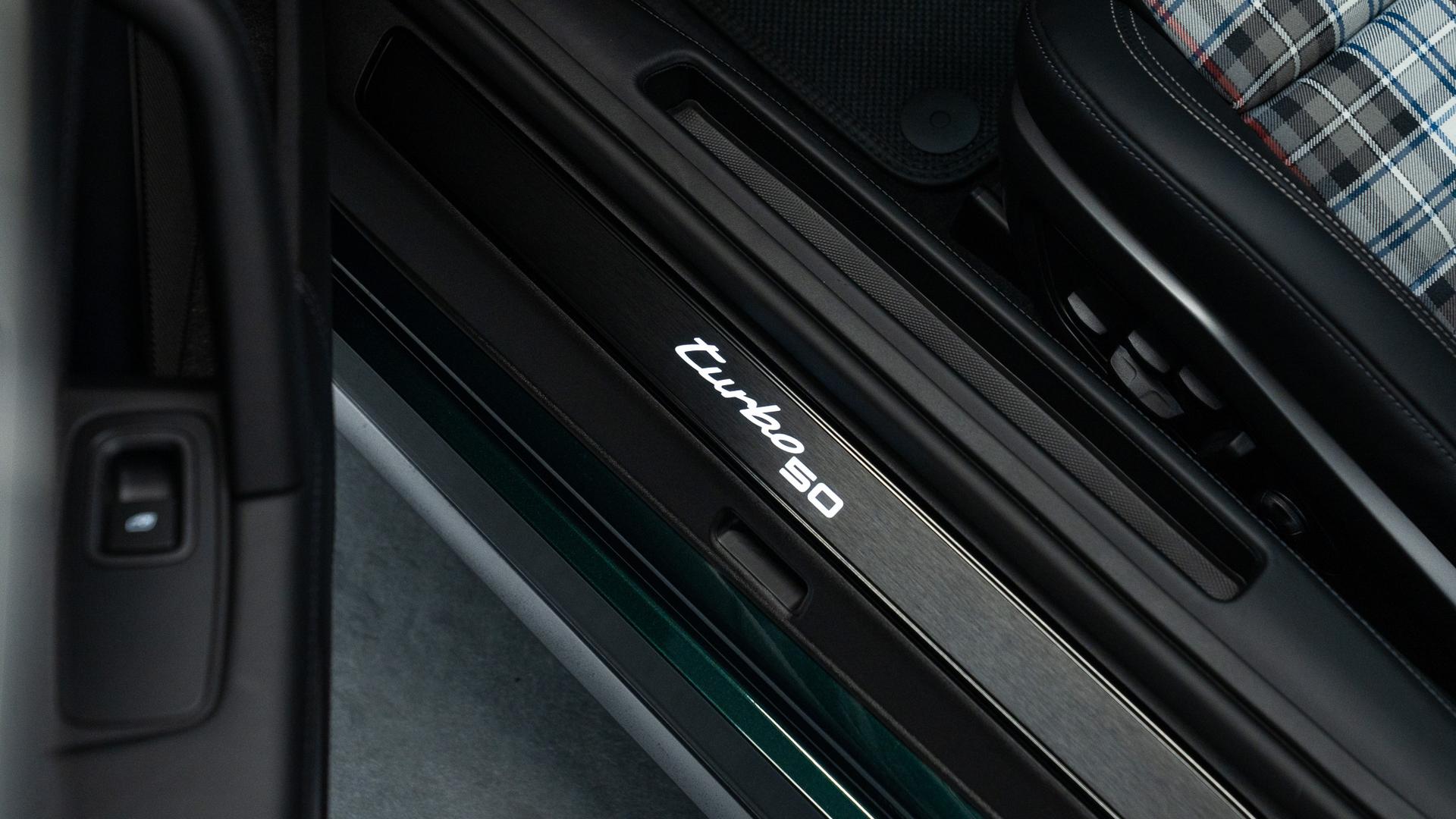 Porsche 911 Turbo S Photo 03d0510d-8821-40ba-b5bf-9592e73fecf3.jpg