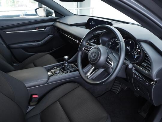 Mazda 3 Photo 03e75844-14bd-4b04-a336-4997c5d32929.jpg