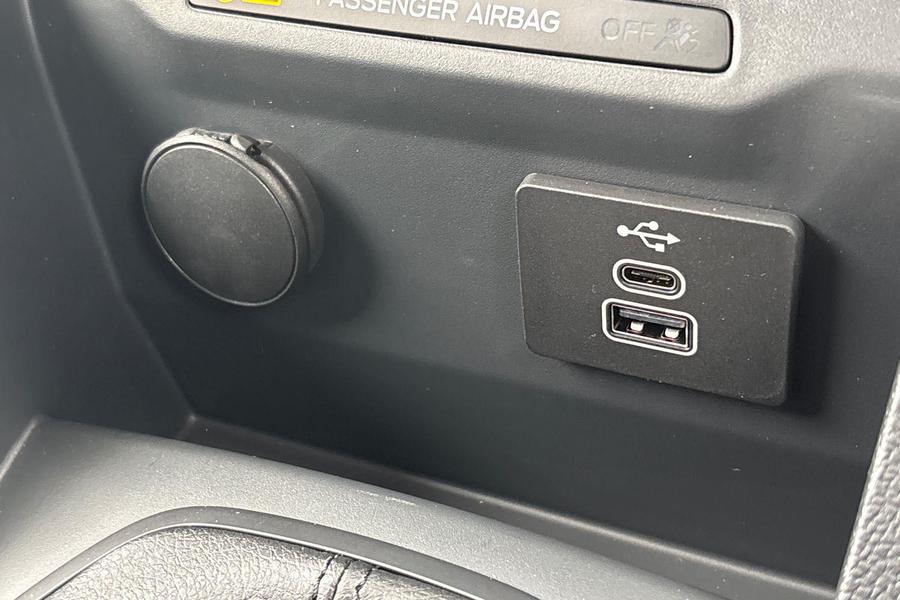 Ford TRANSIT COURIER Photo 03e80867-42e7-41b9-b1a5-eea888088364.jpg