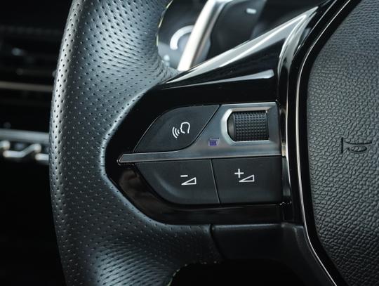Peugeot 2008 Photo 03f1d9e9-47d6-486d-9974-c8aebcb8a3ec.jpg