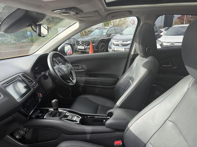 Honda HR-V Photo 04073050-cbdc-4aac-a221-fc7c05faa450.jpg