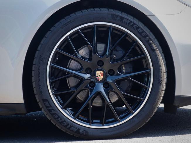 PORSCHE Panamera Photo 11