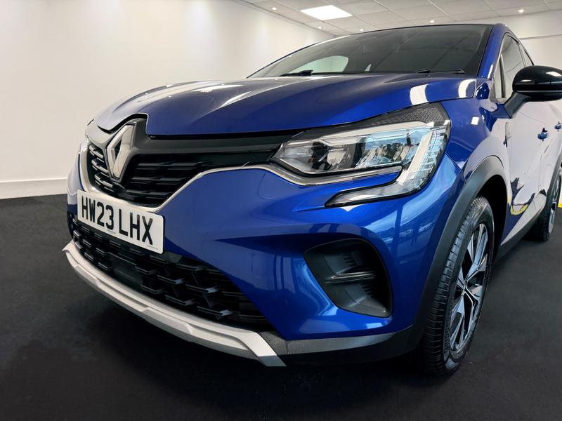 Renault Captur Photo 040bf597-ee52-4066-a4f0-e754d8f6ea45.jpg