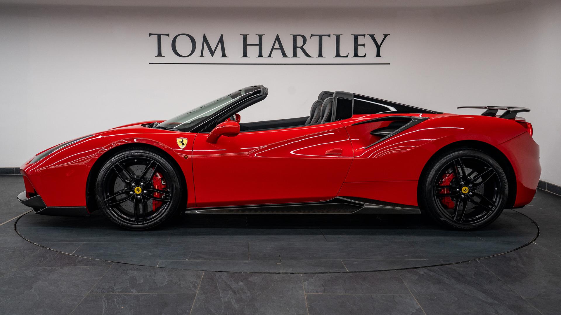 Ferrari 488 Photo 041416ec-dae0-428f-88e3-4f0044c86e2d.jpg