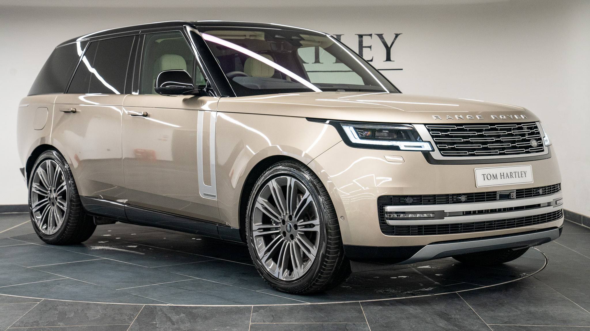 Batumi gold range rover