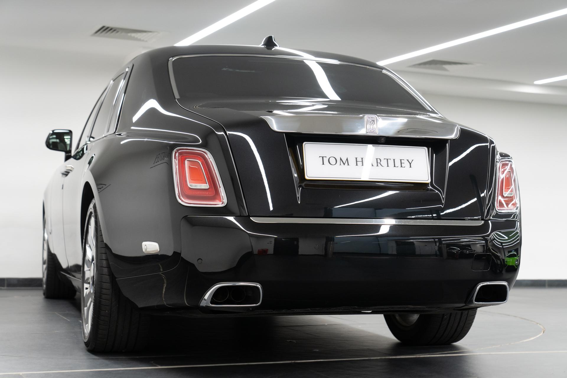 Rolls-Royce Phantom Photo 042ee311-ec56-4c70-ac6e-7f949b196633.jpg