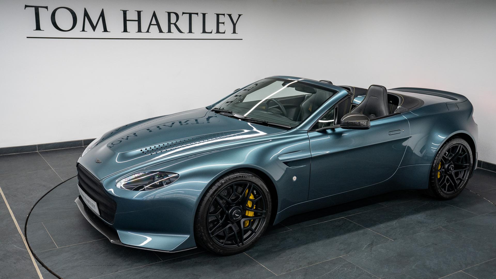 Aston Martin Vantage Photo 0442ba54-23ab-4d96-b4e5-ec42fb46321d.jpg