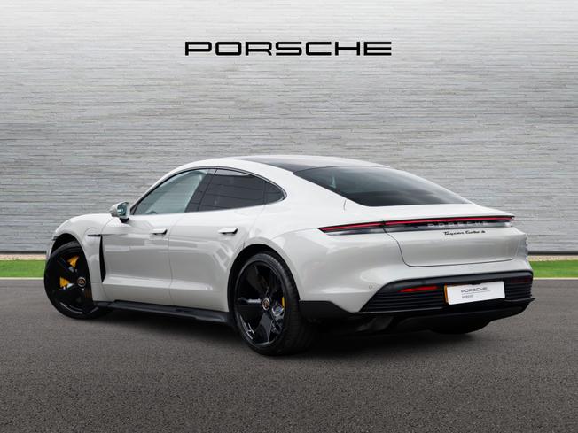PORSCHE Taycan Photo 2