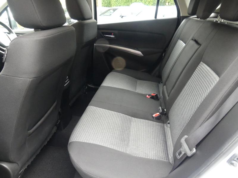Suzuki S-Cross Photo 044d0db1-4be5-4306-bb3f-5b852209437c.jpg