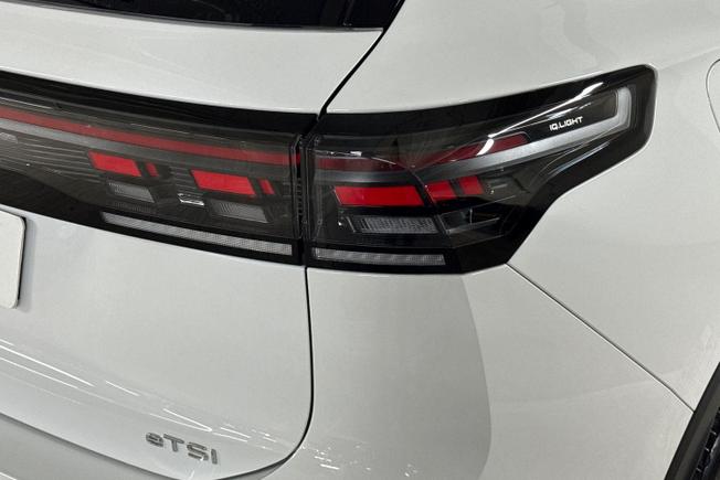 VOLKSWAGEN  Tiguan Photo 18